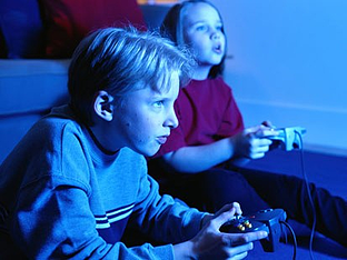 kids playing video games 