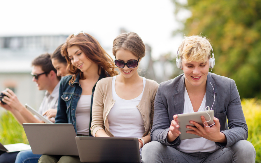 teenagers on computers